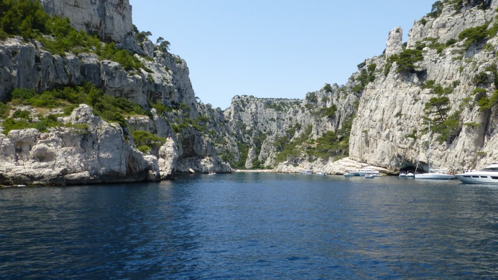 http://www.tonyco.net/pictures/Family_trip_2015/Cassis_Calanques/calanques8.jpg