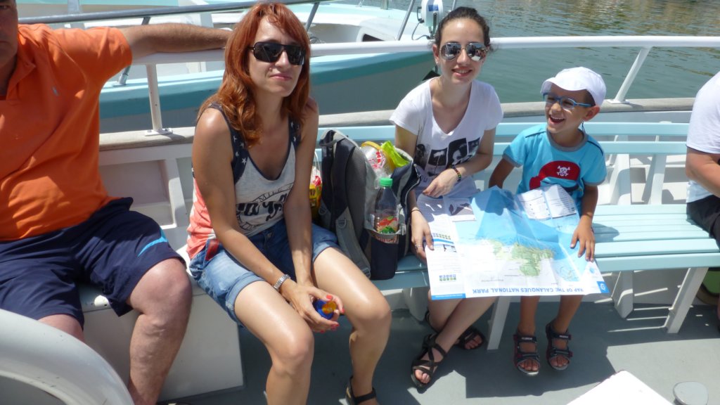 http://www.tonyco.net/pictures/Family_trip_2015/Cassis_Calanques/photo6.jpg