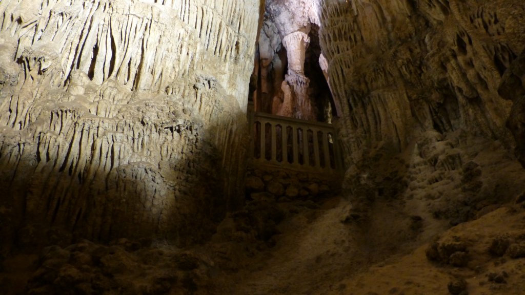 http://www.tonyco.net/pictures/Family_trip_2015/La_Grotte_des_Demoiselles/lagrottedesdemoiselles.jpg