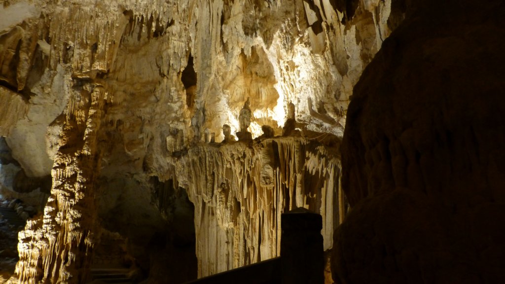 http://www.tonyco.net/pictures/Family_trip_2015/La_Grotte_des_Demoiselles/lagrottedesdemoiselles14.jpg