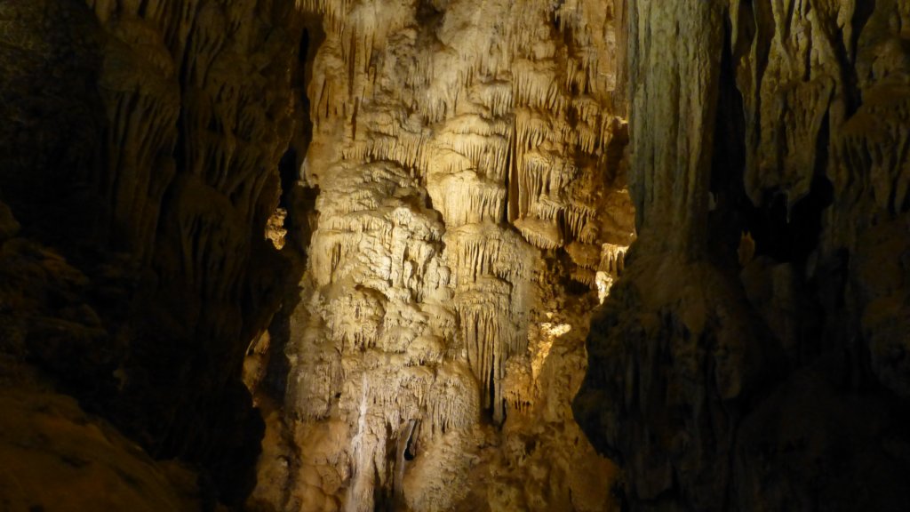 http://www.tonyco.net/pictures/Family_trip_2015/La_Grotte_des_Demoiselles/lagrottedesdemoiselles2.jpg