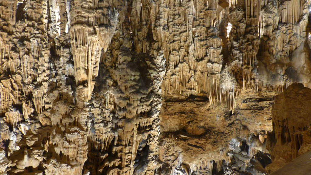 http://www.tonyco.net/pictures/Family_trip_2015/La_Grotte_des_Demoiselles/lagrottedesdemoiselles54.jpg