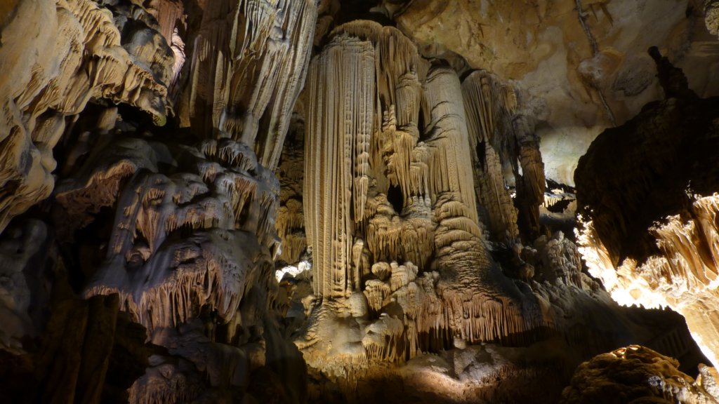 http://www.tonyco.net/pictures/Family_trip_2015/La_Grotte_des_Demoiselles/lagrottedesdemoiselles61.jpg