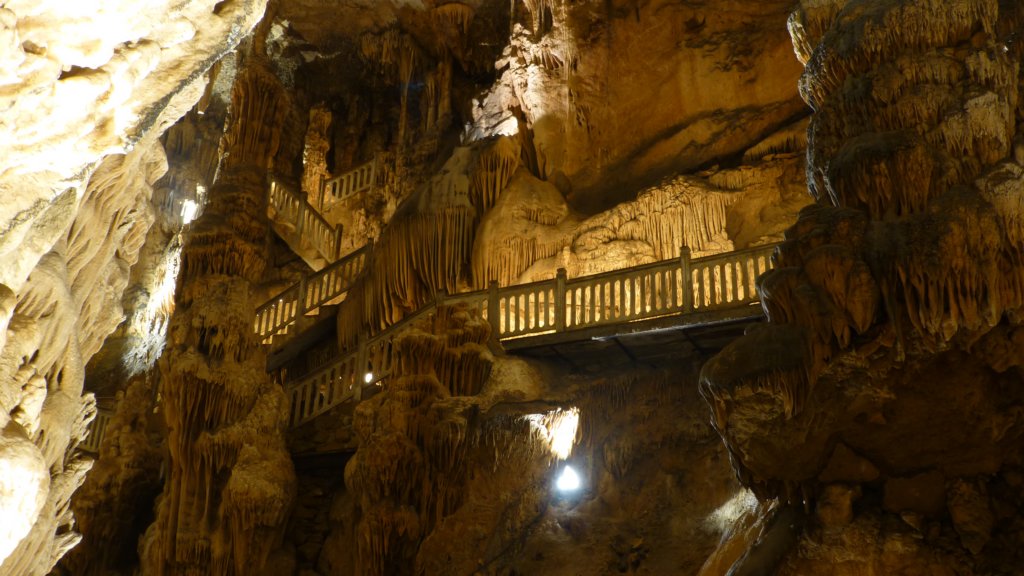 http://www.tonyco.net/pictures/Family_trip_2015/La_Grotte_des_Demoiselles/lagrottedesdemoiselles62.jpg