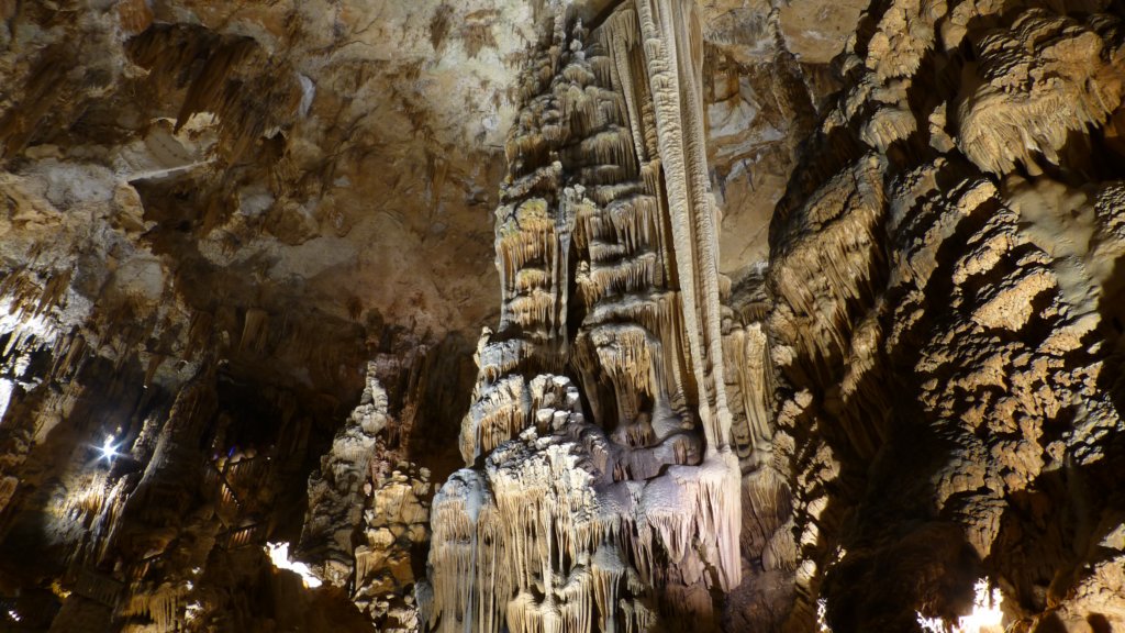 http://www.tonyco.net/pictures/Family_trip_2015/La_Grotte_des_Demoiselles/lagrottedesdemoiselles65.jpg