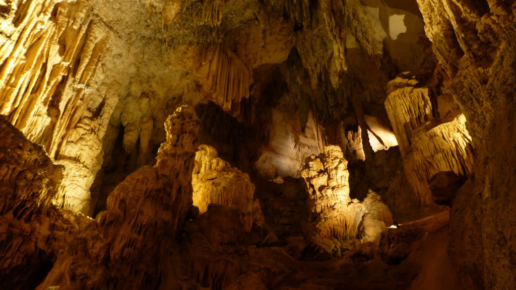 http://www.tonyco.net/pictures/Family_trip_2015/La_Grotte_des_Demoiselles/lagrottedesdemoiselles7.jpg