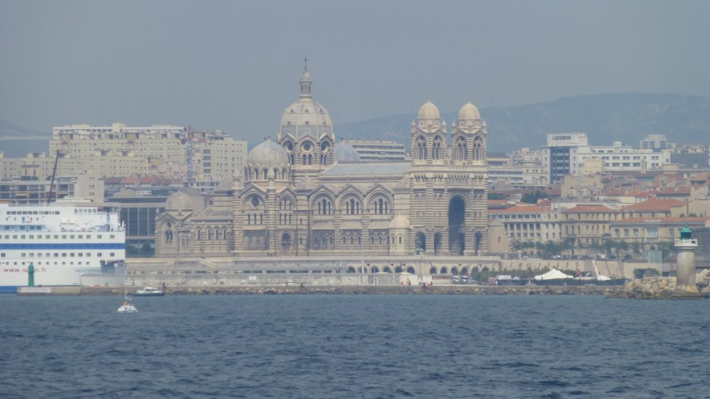 http://www.tonyco.net/pictures/Family_trip_2015/Marseille/cathedraledelamajor3.jpg