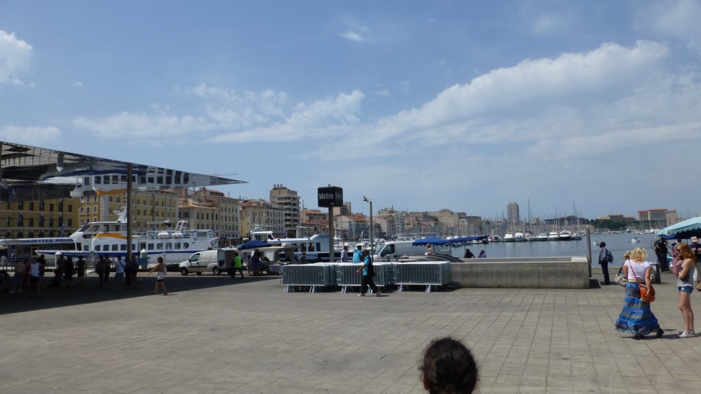 http://www.tonyco.net/pictures/Family_trip_2015/Marseille/vieuxport.jpg