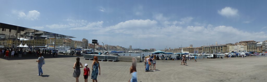 http://www.tonyco.net/pictures/Family_trip_2015/Marseille/vieuxport3.jpg