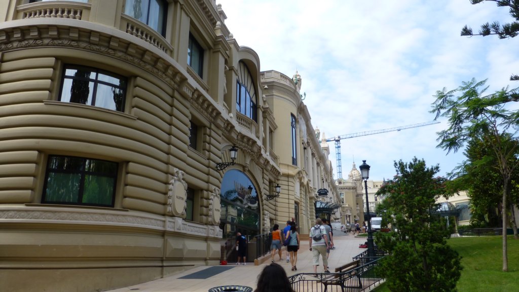 http://www.tonyco.net/pictures/Family_trip_2015/Monaco/photo36.jpg