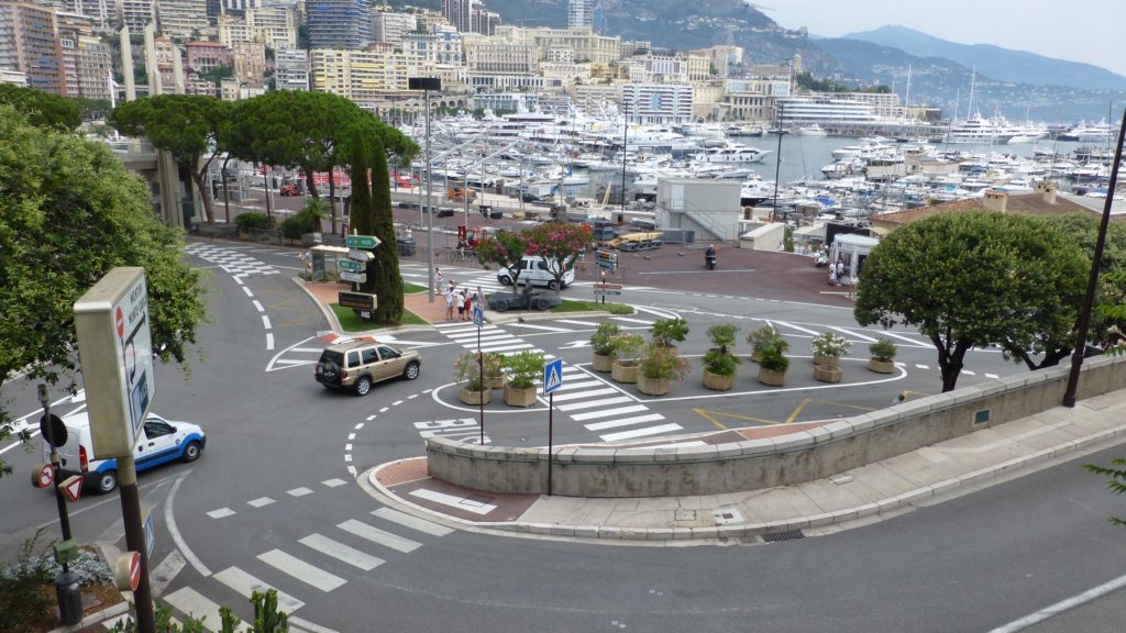 http://www.tonyco.net/pictures/Family_trip_2015/Monaco/photo83.jpg