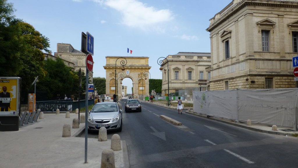 http://www.tonyco.net/pictures/Family_trip_2015/Montpellier/arcdetriomphe.jpg