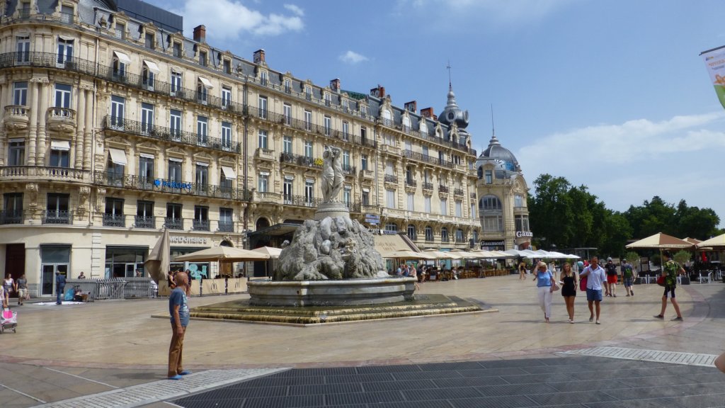 http://www.tonyco.net/pictures/Family_trip_2015/Montpellier/placedelacomedie2.jpg