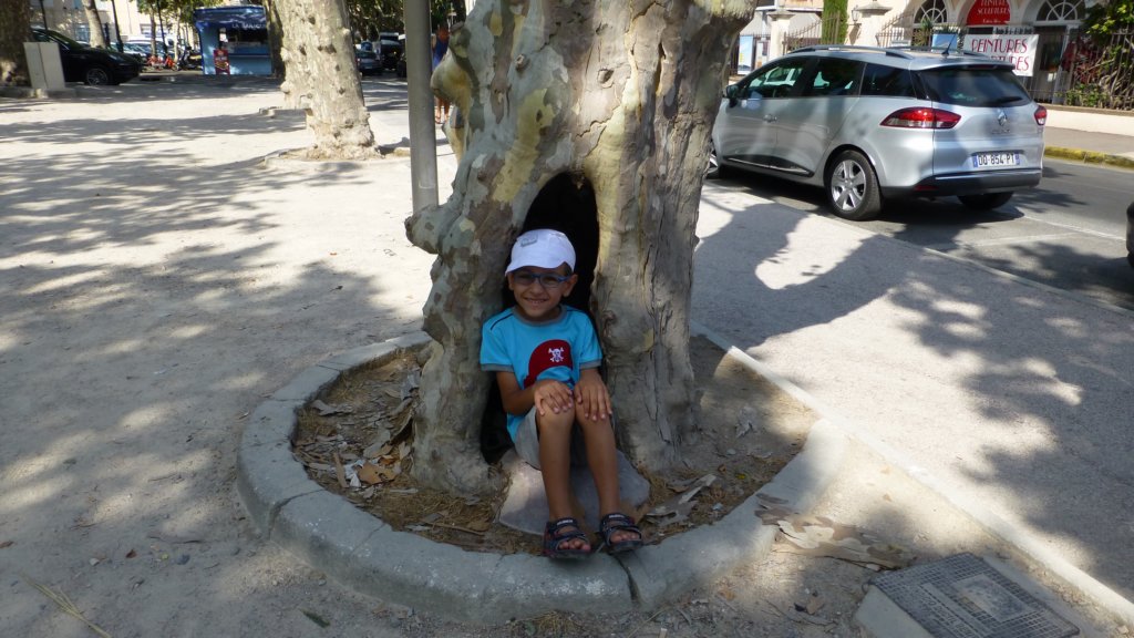 http://www.tonyco.net/pictures/Family_trip_2015/Saint_Tropez/photo18.jpg