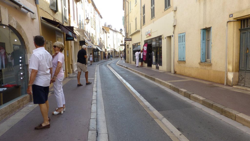 http://www.tonyco.net/pictures/Family_trip_2015/Saint_Tropez/photo2.jpg