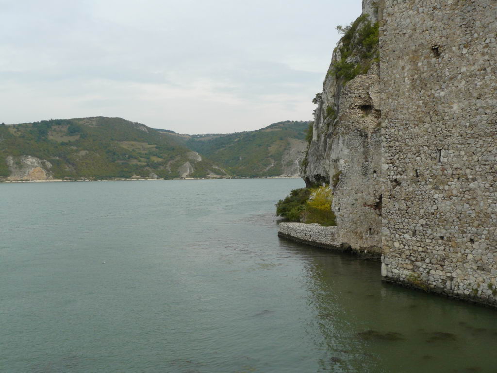 http://www.tonyco.net/pictures/Golubac_28_09_2008/P1040968.JPG