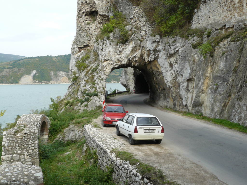 http://www.tonyco.net/pictures/Golubac_28_09_2008/P1040974.JPG