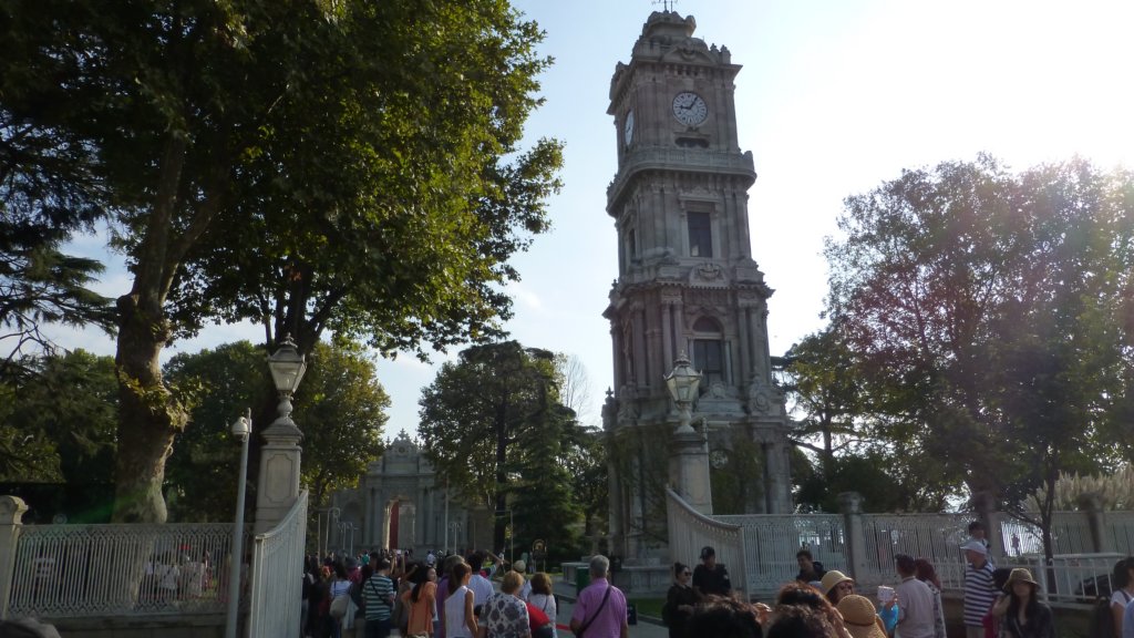 http://www.tonyco.net/pictures/Istanbul_2015/Dolmabahce/photo.jpg