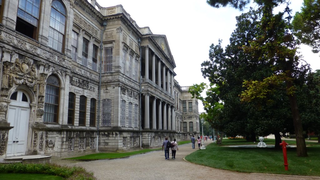 http://www.tonyco.net/pictures/Istanbul_2015/Dolmabahce/photo21.jpg