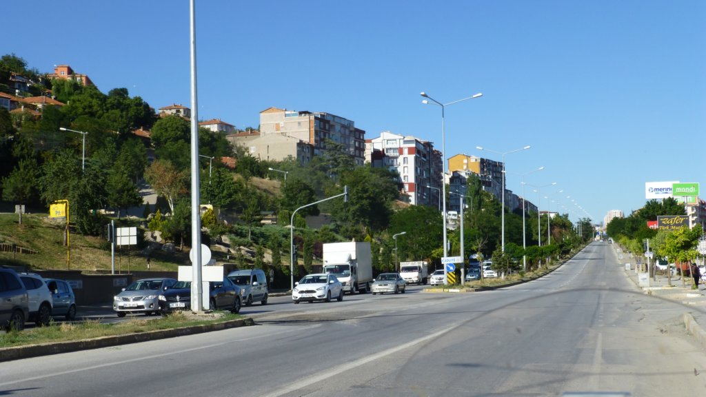 http://www.tonyco.net/pictures/Kavkaz/On_the_road_Turkey/yozgat.jpg