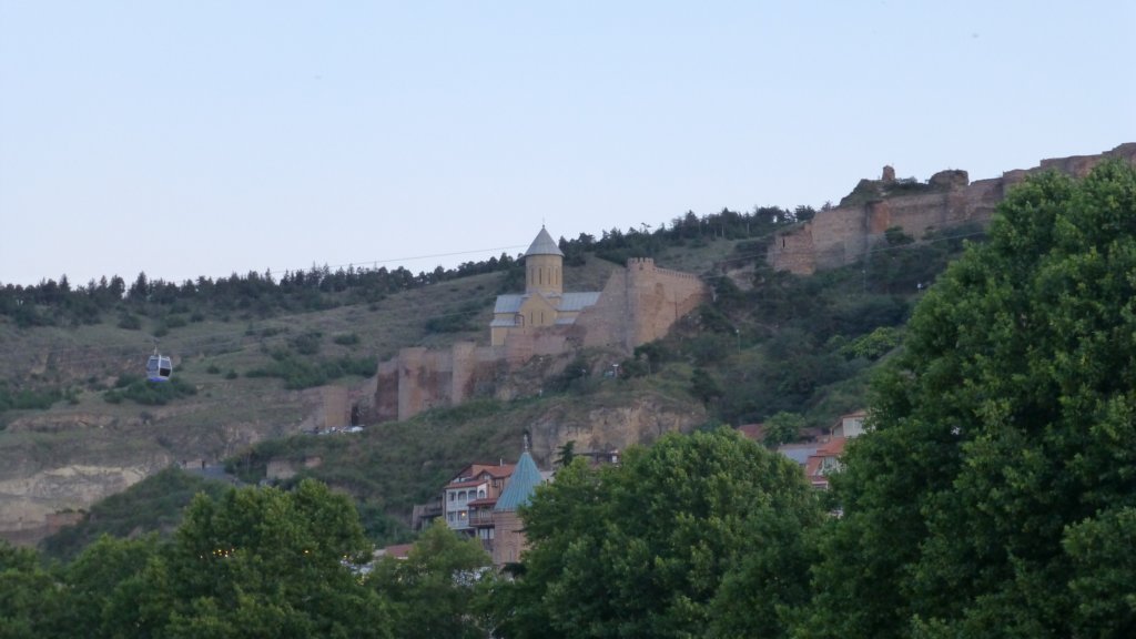 http://www.tonyco.net/pictures/Kavkaz/Tbilisi/photo92.jpg
