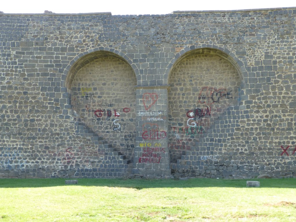 http://www.tonyco.net/pictures/Kurdistan_2017/Diyarbakir/photo129.jpg