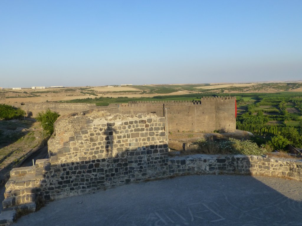 http://www.tonyco.net/pictures/Kurdistan_2017/Diyarbakir/photo22.jpg