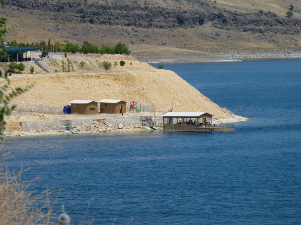 http://www.tonyco.net/pictures/Kurdistan_2017/On_the_road/photo32.jpg