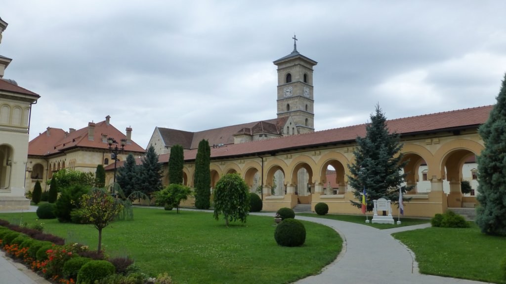 http://www.tonyco.net/pictures/Romania_30_07_2015/reunificationcathedralcetateaalbacarolina2.jpg