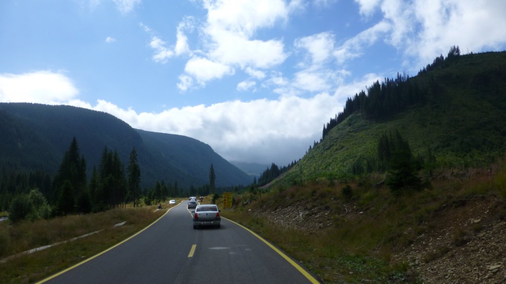 http://www.tonyco.net/pictures/Romania_30_07_2015/transalpina102.jpg