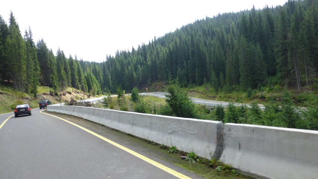 http://www.tonyco.net/pictures/Romania_30_07_2015/transalpina87.jpg