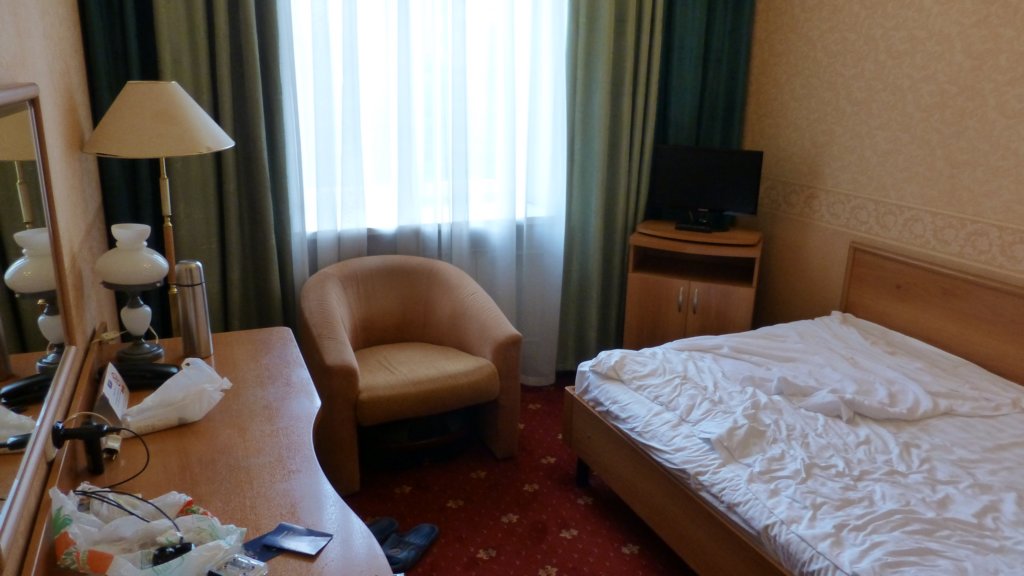 http://www.tonyco.net/pictures/Russia/Moskva/Hotel_Zolotoi_Kolos/photo.jpg
