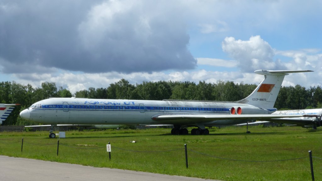 http://www.tonyco.net/pictures/Russia/Moskva/Monino_i_aviomuzei/photo132.jpg