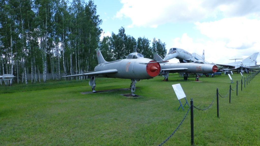 http://www.tonyco.net/pictures/Russia/Moskva/Monino_i_aviomuzei/photo166.jpg