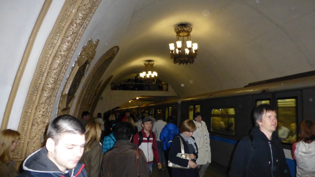 http://www.tonyco.net/pictures/Russia/Moskva/Moskovsko_Metro/photo10.jpg