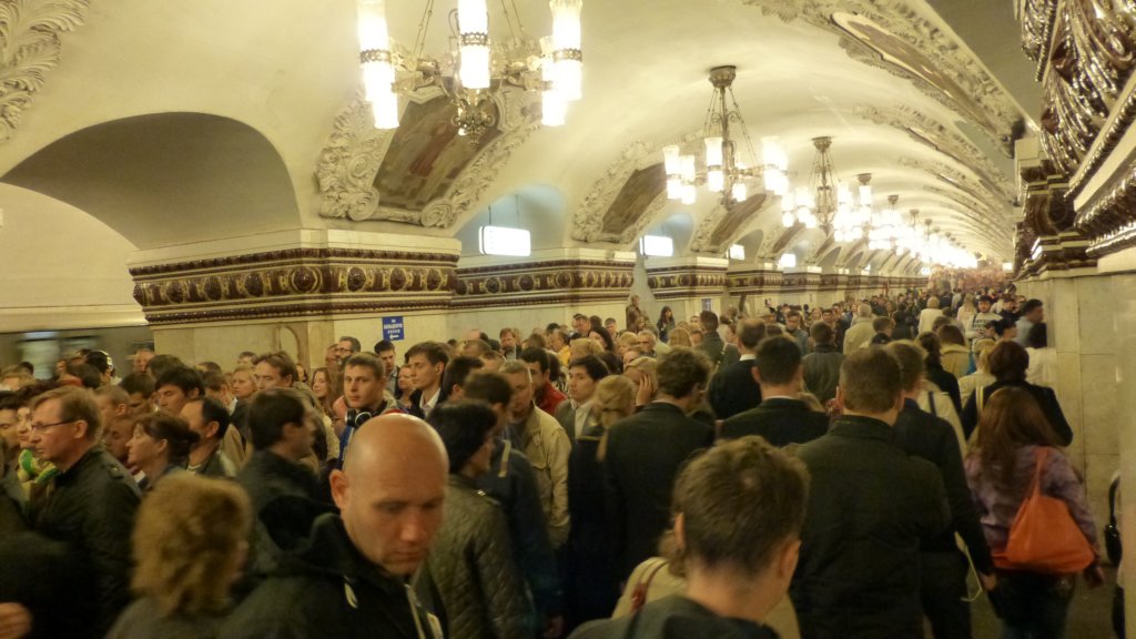 http://www.tonyco.net/pictures/Russia/Moskva/Moskovsko_Metro/photo16.jpg