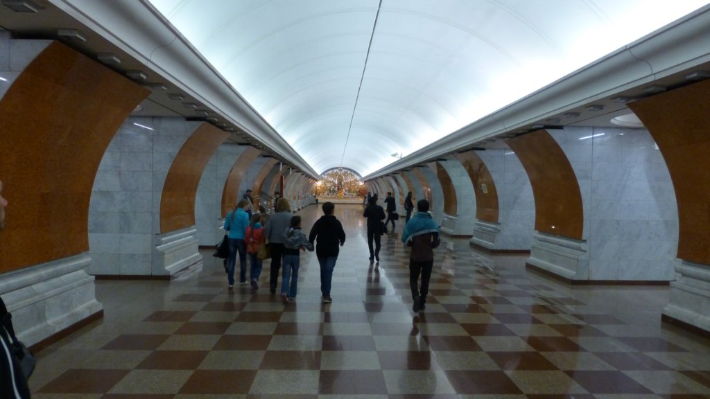 http://www.tonyco.net/pictures/Russia/Moskva/Moskovsko_Metro/photo18.jpg