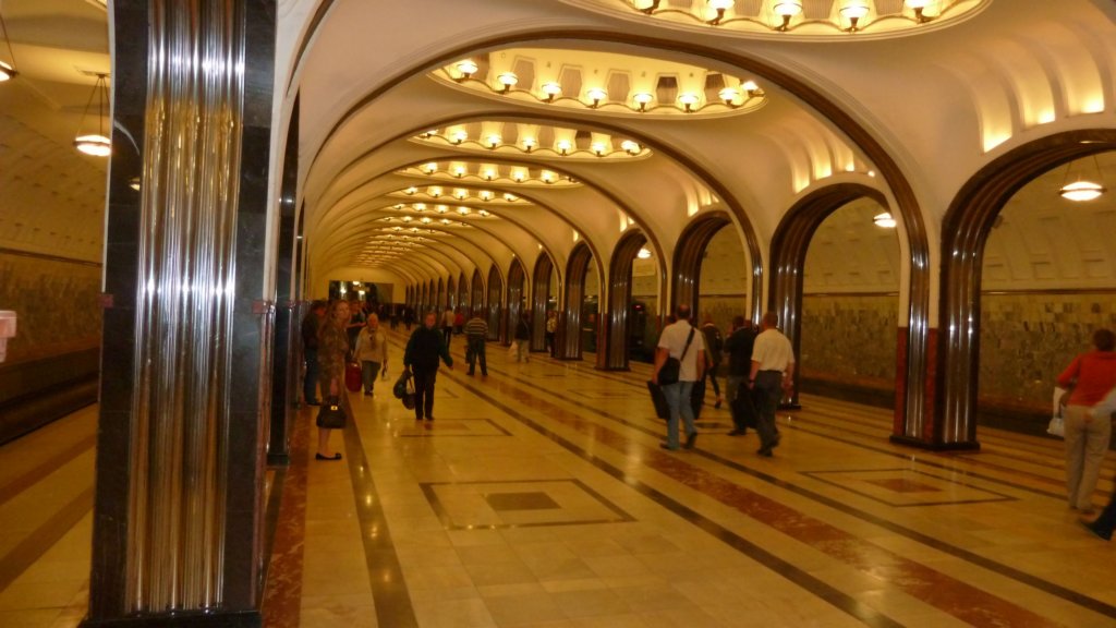 http://www.tonyco.net/pictures/Russia/Moskva/Moskovsko_Metro/photo3.jpg