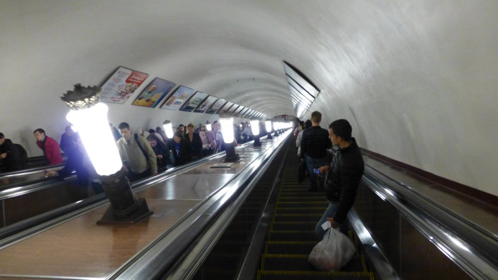 http://www.tonyco.net/pictures/Russia/Moskva/Moskovsko_Metro/photo30.jpg