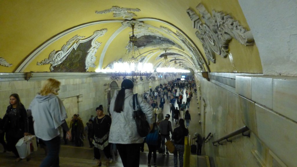 http://www.tonyco.net/pictures/Russia/Moskva/Moskovsko_Metro/photo32.jpg