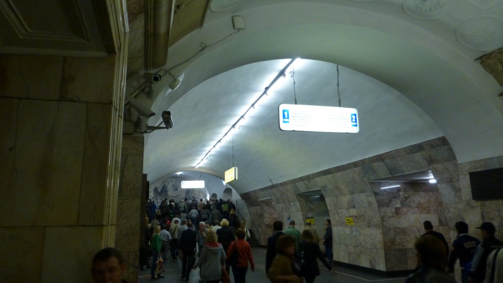 http://www.tonyco.net/pictures/Russia/Moskva/Moskovsko_Metro/photo35.jpg