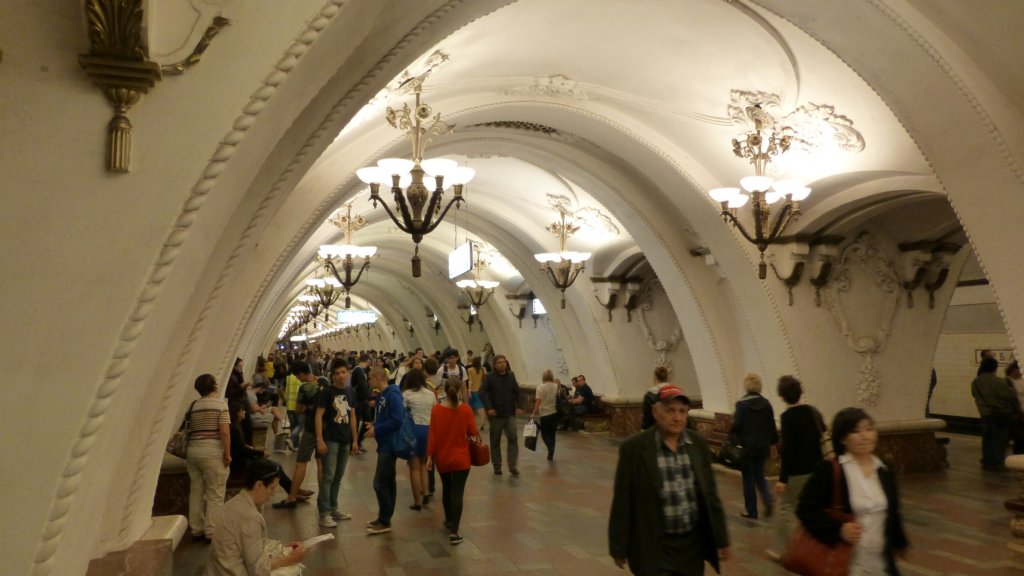 http://www.tonyco.net/pictures/Russia/Moskva/Moskovsko_Metro/photo39.jpg