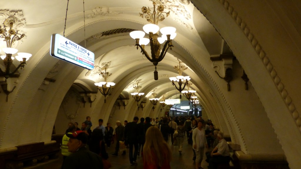 http://www.tonyco.net/pictures/Russia/Moskva/Moskovsko_Metro/photo40.jpg