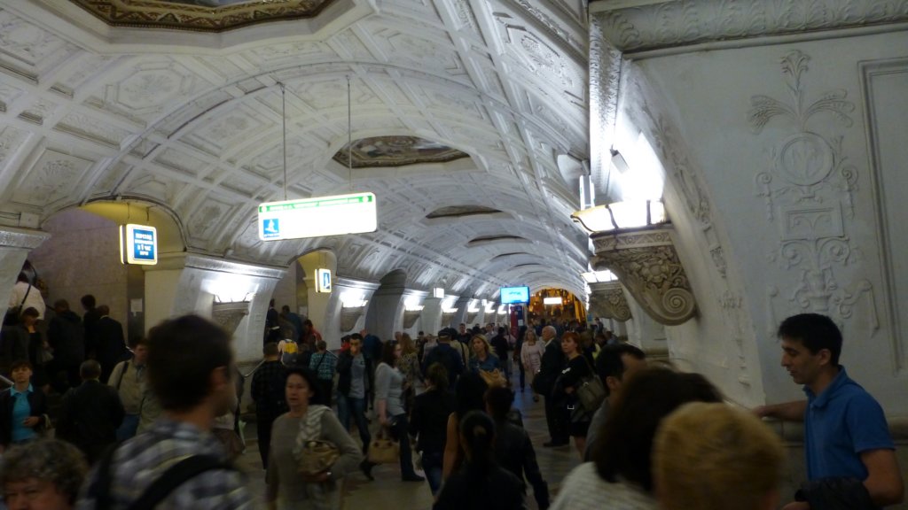 http://www.tonyco.net/pictures/Russia/Moskva/Moskovsko_Metro/photo47.jpg