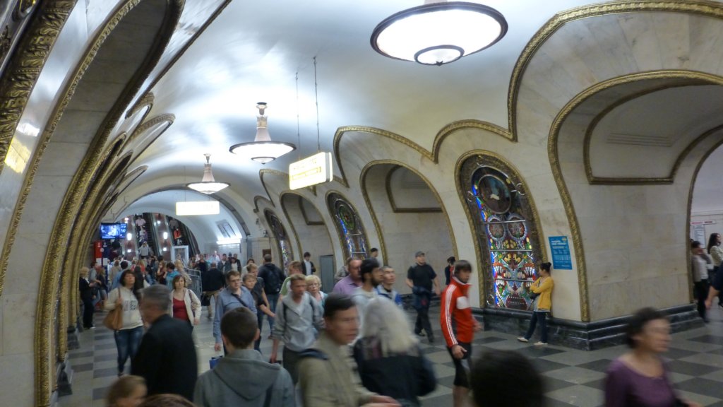 http://www.tonyco.net/pictures/Russia/Moskva/Moskovsko_Metro/photo49.jpg