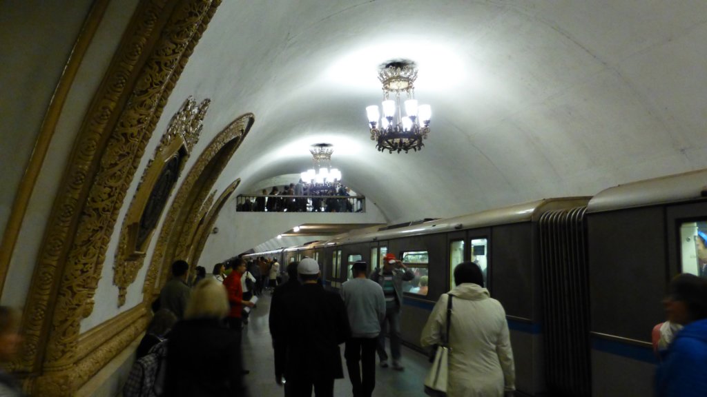 http://www.tonyco.net/pictures/Russia/Moskva/Moskovsko_Metro/photo9.jpg
