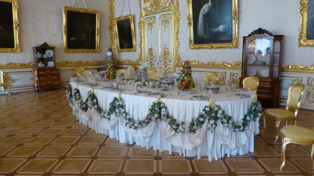 http://www.tonyco.net/pictures/Russia/StPetersburg/Tsarskoe_selo/photo130.jpg