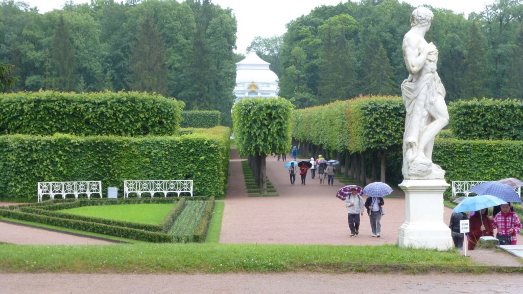 http://www.tonyco.net/pictures/Russia/StPetersburg/Tsarskoe_selo/photo14.jpg