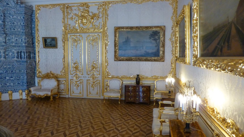 http://www.tonyco.net/pictures/Russia/StPetersburg/Tsarskoe_selo/photo151.jpg