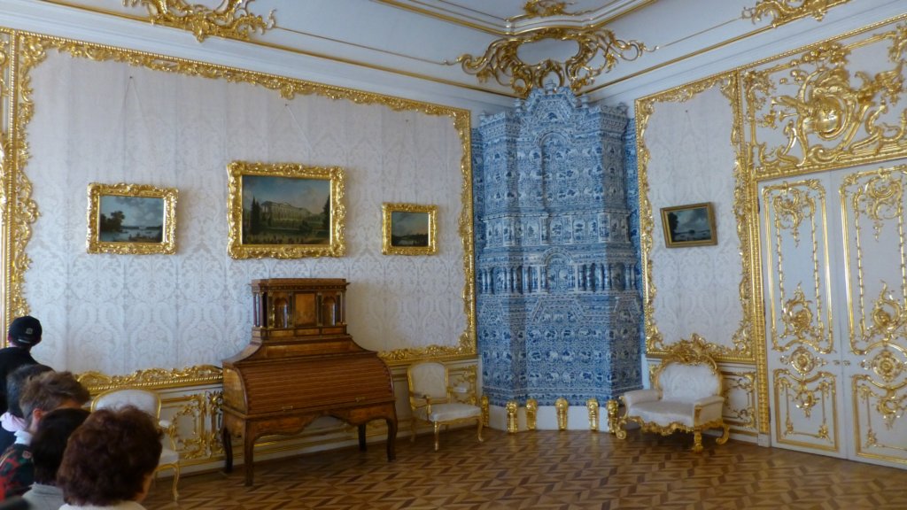 http://www.tonyco.net/pictures/Russia/StPetersburg/Tsarskoe_selo/photo152.jpg